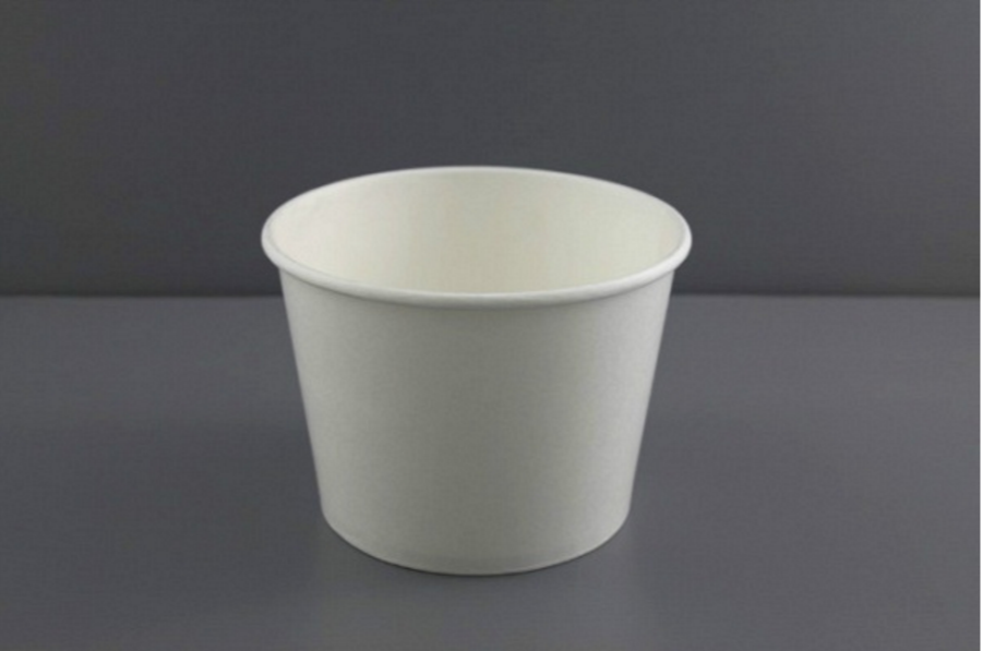 Eco-friendly food-grade paper bowls for soup and salad